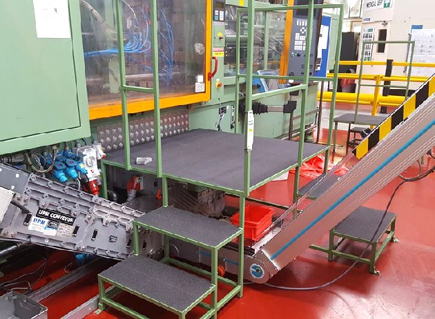 safety access Platform for injection moulding machine